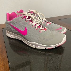 SOLD Gray and pink Nike sneakers